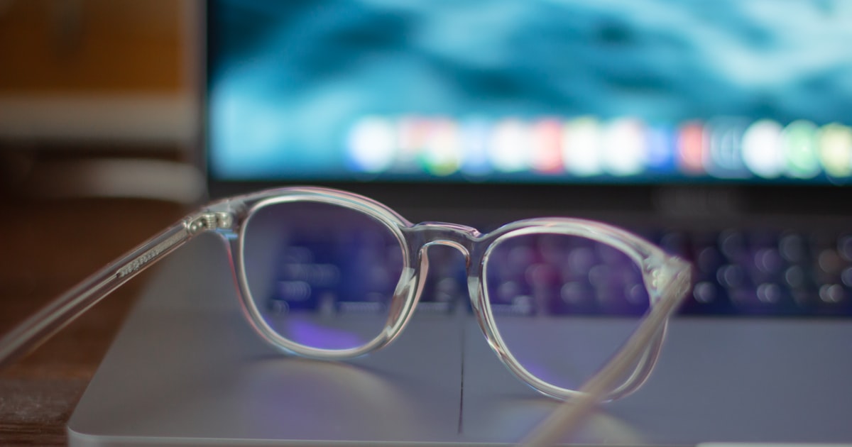 Gafas para Computador: ¿Realmente Funcionan los Lentes de Luz Azul?